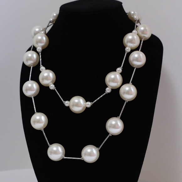 Jewelry - Gorgeous layered bead necklace